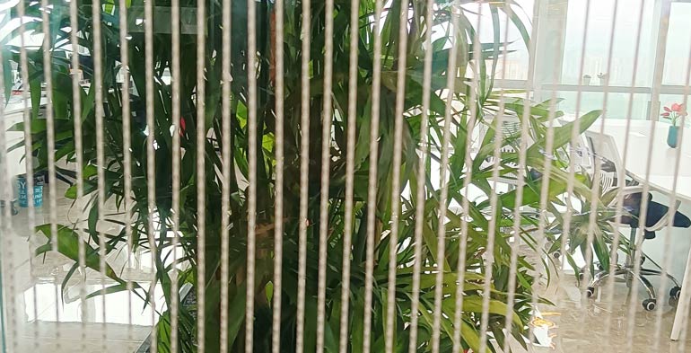 LED格栅透明显示屏